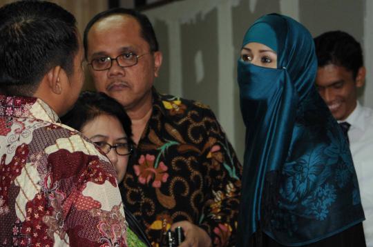 Rosa bersaksi di sidang lanjutan Neneng Sri Wahyuni