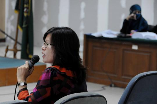 Rosa bersaksi di sidang lanjutan Neneng Sri Wahyuni