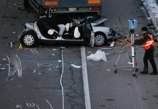 Tabrakan beruntun di jalan tol Utzenstorf, 1 tewas