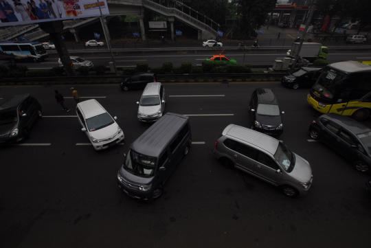 Demo blokir tol bikin Jakarta macet parah di Jumat pagi