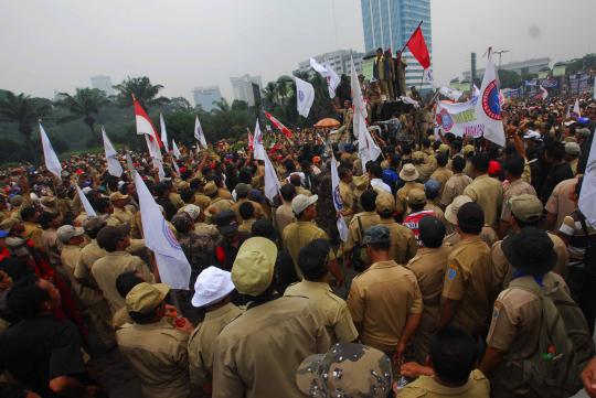 Demonstran Persatuan Perangkat Desa kembali padati DPR
