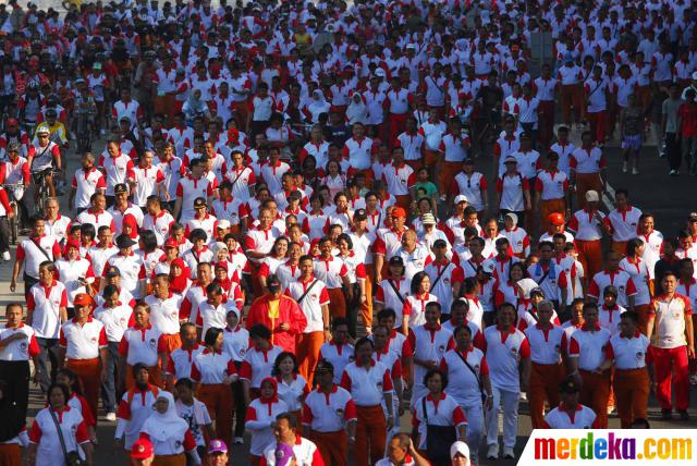 Foto : Jalan santai peringati Hari Bela Negara merdeka.com