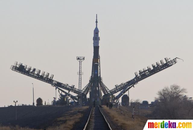 Foto : Pesawat Soyuz TMA-07M siap menuju luar angkasa dari 