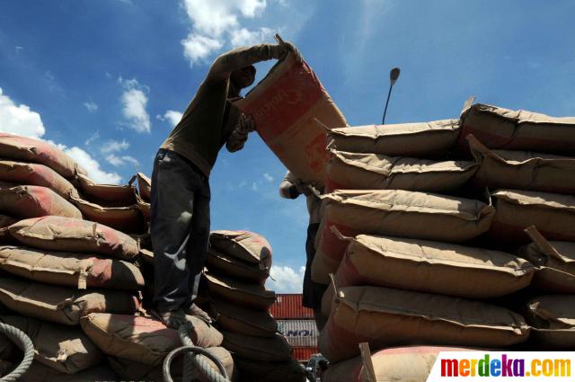 Foto Kesibukan pengangkut barang di Sunda  Kelapa  jelang 