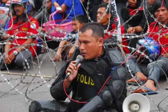 Usai sidang Aceng, warga dan polisi dzikir bersama