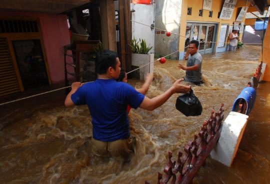 Banjir kiriman rendam Kampung Pulo capai 1 meter