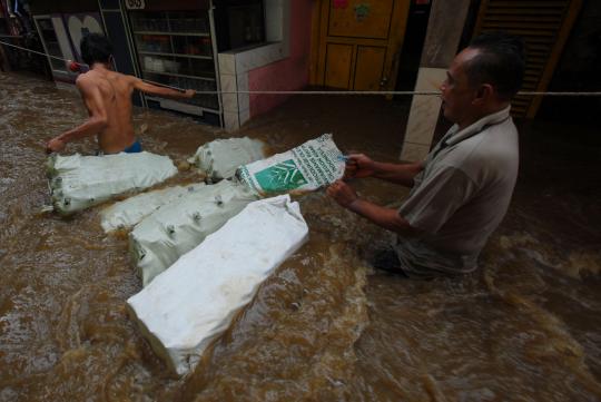 Banjir kiriman rendam Kampung Pulo capai 1 meter