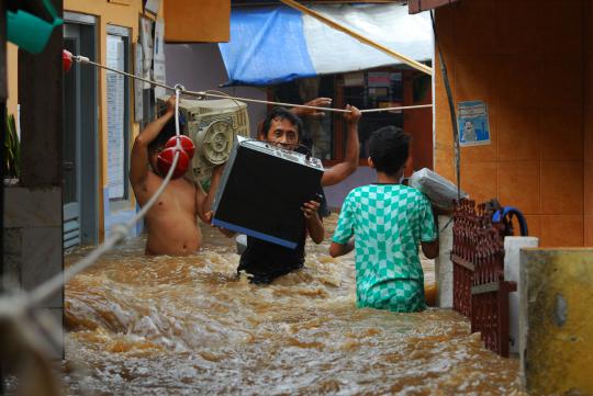 Banjir kiriman rendam Kampung Pulo capai 1 meter