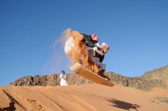 Bermain ski di padang pasir