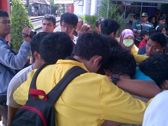 Puluhan kios PKL di Stasiun Lenteng Agung digusur PT KAI