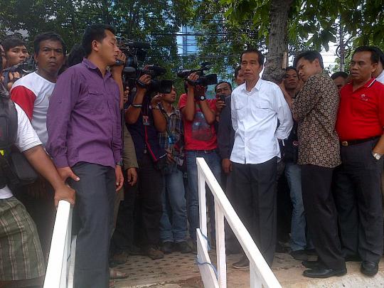 Hari libur, Jokowi tetap menyusuri Kali Ciliwung
