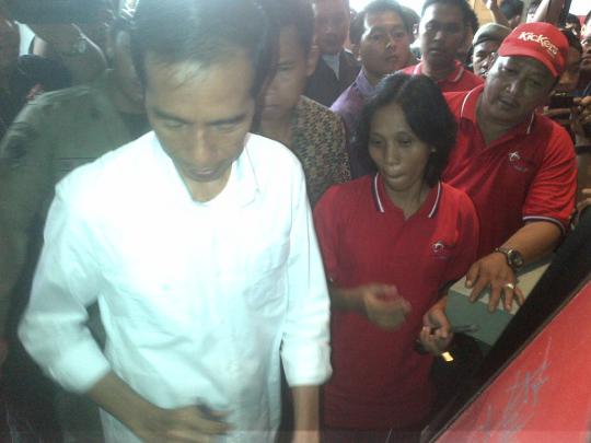 Hari libur, Jokowi tetap menyusuri Kali Ciliwung