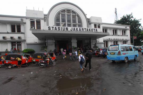 Jelang malam tahun baru calon penumpang KRL meningkat