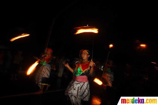 Foto : Ahok buka karnaval car free day night di Jakarta 