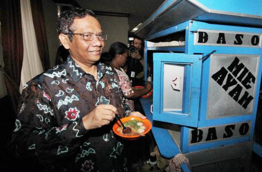 Mahfud MD beri dukungan kepada tukang bakso