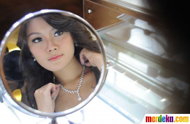 Foto : 4 Model cantik berlian Swan Jewellery merdeka.com