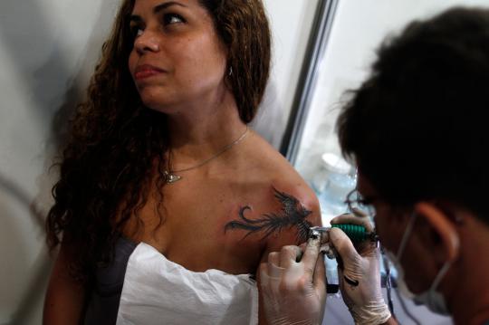Wanita-wanita ini pamer tato di tubuhnya