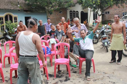 2 Terdakwa kasus bambu bebas, warga Magelang cukur gundul massal