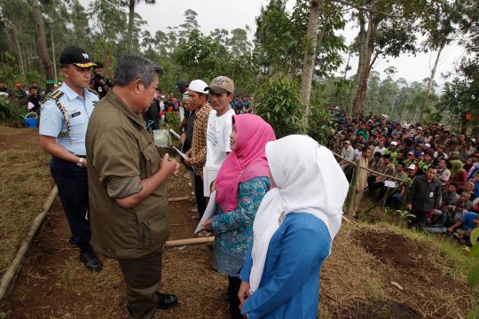 Presiden SBY jalan kaki 2 km blusukan ke Gunung Gede Pangrango