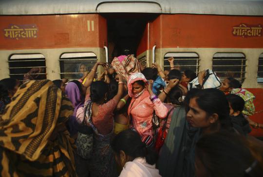 Kereta api khusus wanita di India