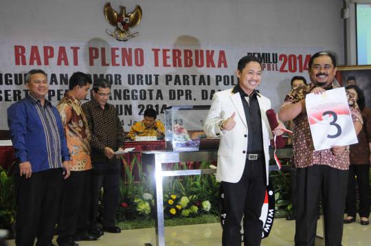 KPU bagikan nomor urut ke-10 parpol untuk Pemilu 2014