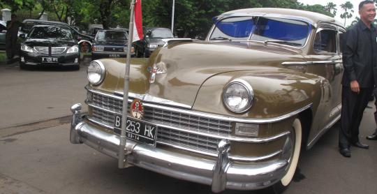 Roy Suryo naik mobil eks Bung Karno menuju Kemenpora