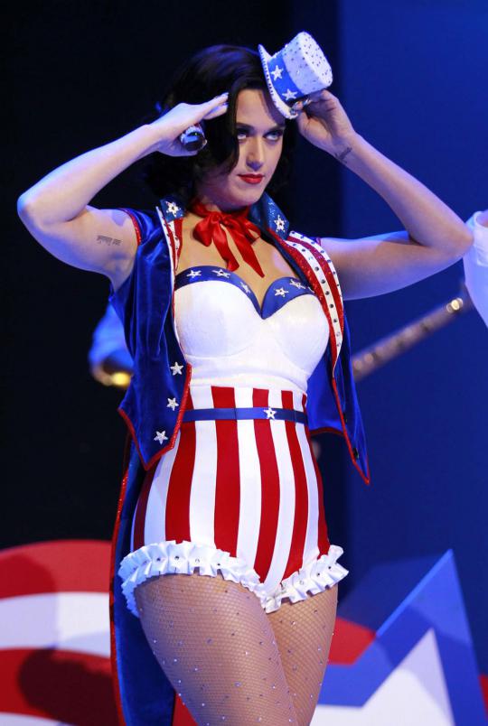  Katy Perry tampil seksi jelang pelantikan Barack Obama