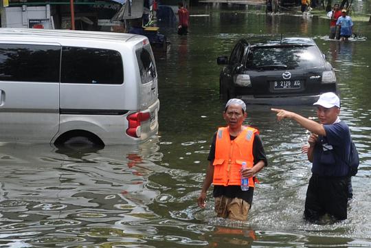 Showroom mobil terendam banjir di Kawasan Pluit Penjaringan