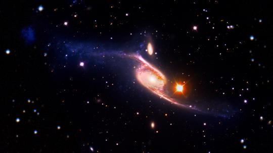 Keindahan warna-warni galaksi di luar angkasa