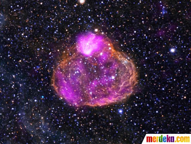 Foto Keindahan warna  warni  galaksi di  luar angkasa 