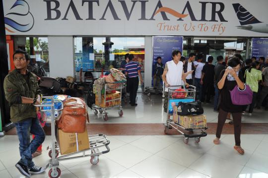 Puluhan calon penumpang Batavia Air kesal gagal berangkat