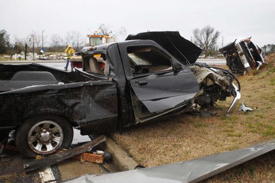 2 Tewas dan ratusan rumah hancur akibat terjangan tornado