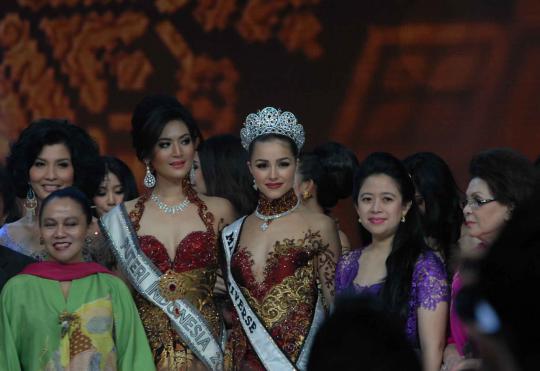 Whulandary dinobatkan jadi Puteri Indonesia 2013