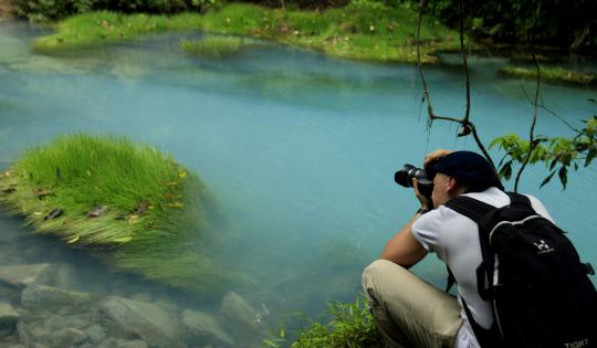 Keindahan nuansa alam di "Sungai Biru"