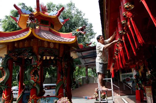 Jelang Imlek, Vihara Amurva Bhumi dipercantik