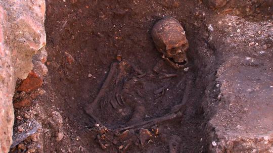 Penemuan kerangka Raja Richard III di bawah lapangan parkir