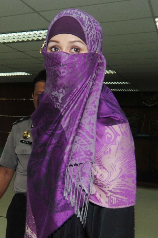 Neneng dituntut 7 tahun penjara