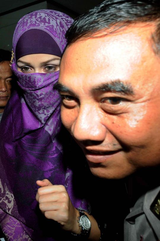 Neneng dituntut 7 tahun penjara