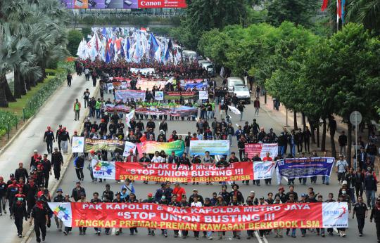 Ribuan buruh long march menuju Istana Negara