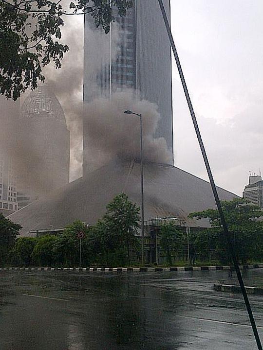 Kafe terbakar di kawasan SCBD