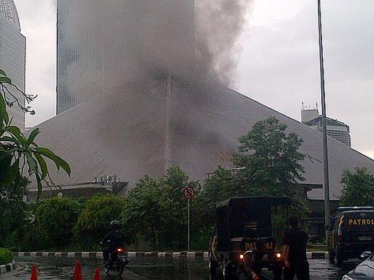 Kafe terbakar di kawasan SCBD