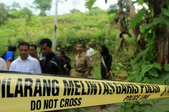 Polres Banyumas musnahkan ladang tanaman khat