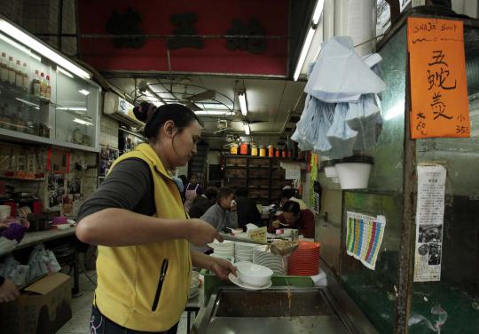 Nikmatnya sajian sup ular peningkat daya tahan stamina