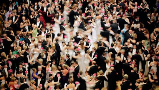Ratusan pasang penari tampil di Opera Ball Austria