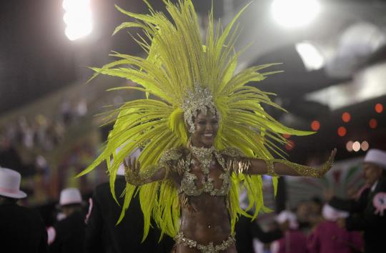 Seksi dan vulgar di Karnaval Rio de Janeiro