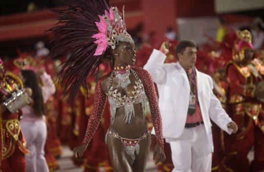 Seksi dan vulgar di Karnaval Rio de Janeiro