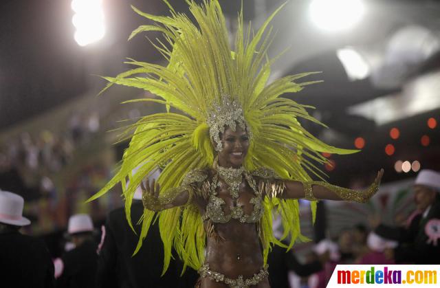 Foto : Seksi dan vulgar di Karnaval Rio de Janeiro 