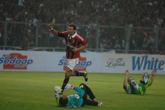 AC Milan Glorie Vs Indonesia All Star berakhir 4-2
