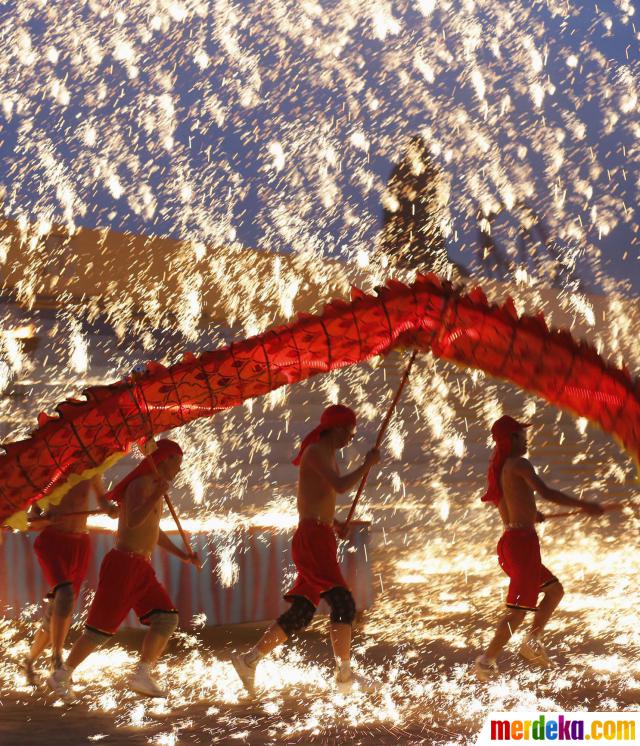 Foto : Tarian Naga Api semarakkan Tahun Baru Imlek di 