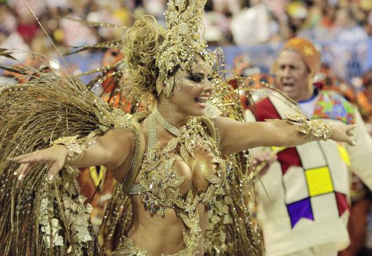 Tarian seksi Ratu Samba di Karnaval Rio de Janeiro